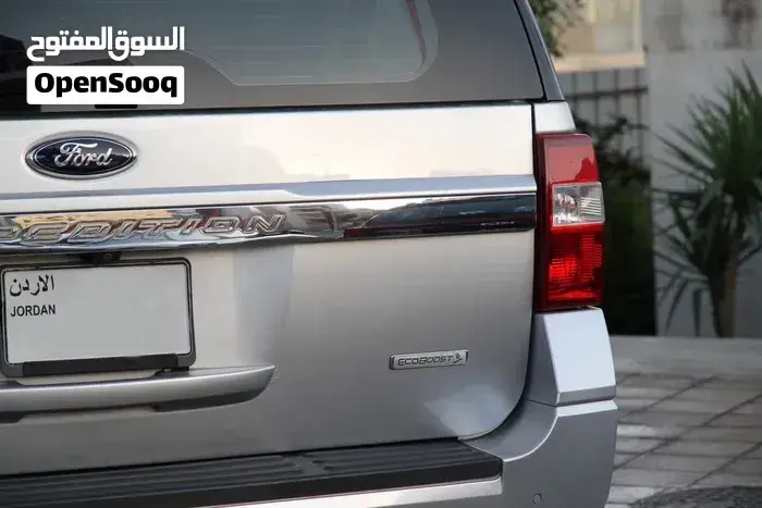 Ford Expedition 2016 photo 2