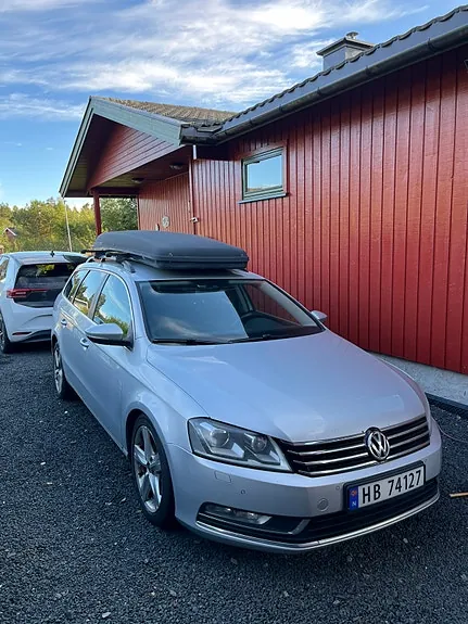 Volkswagen Passat 2012 photo 2