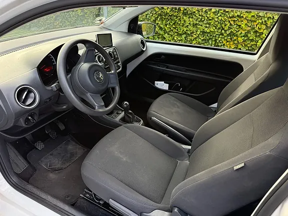 Volkswagen Up 2015 photo 5