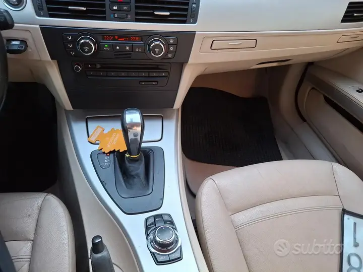 BMW 320D 2009 photo 4