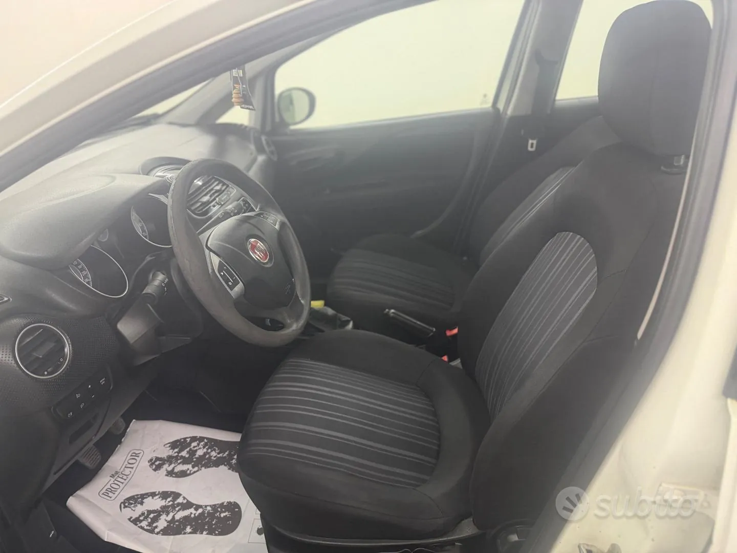 Fiat Punto Evo 2011 photo 5