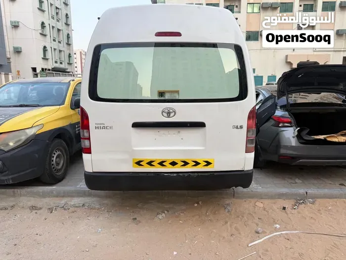 Toyota Hiace 2015 photo 2