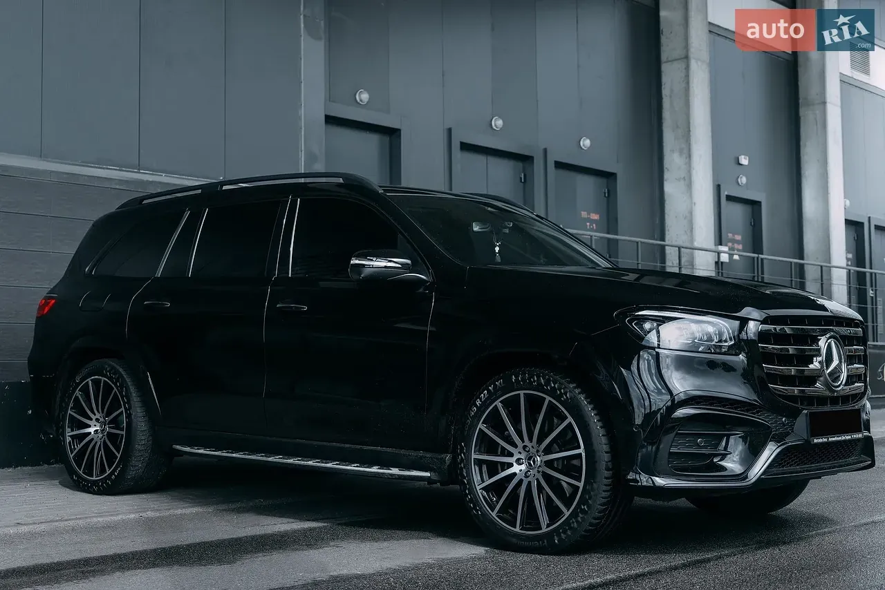 Mercedes-Benz Gls-Class 2024 photo 2