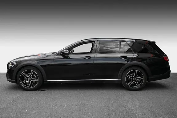 Mercedes-Benz E-Class 2022 photo 5