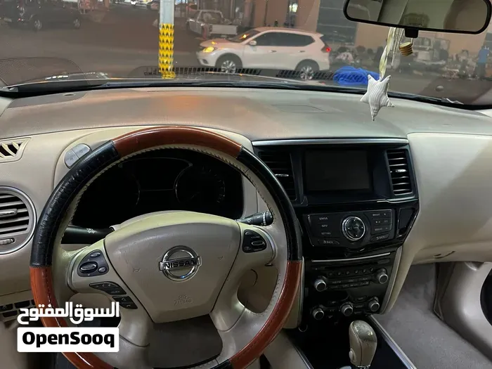 Nissan Pathfinder 2015 photo 2
