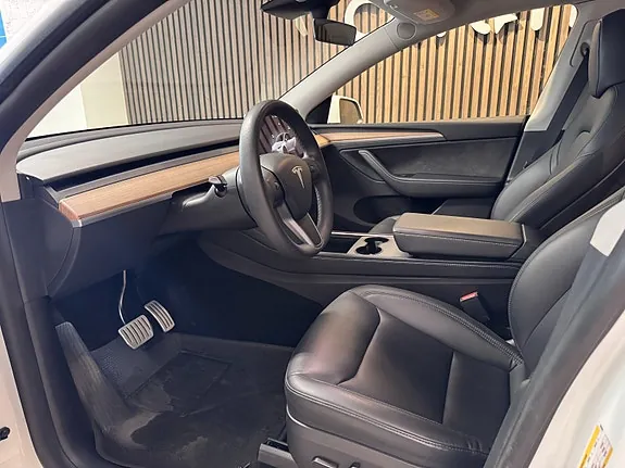 Tesla Model Y 2023 photo 5