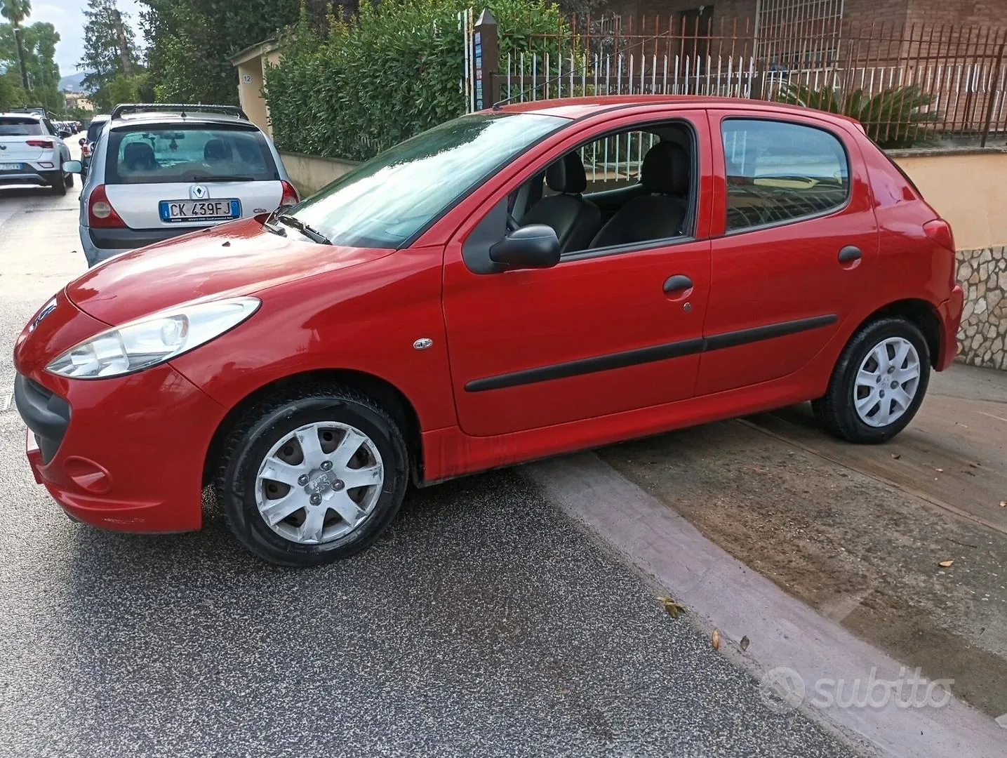 Peugeot 206 2012 photo 2