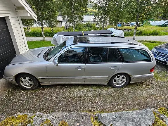 Mercedes-Benz E 220