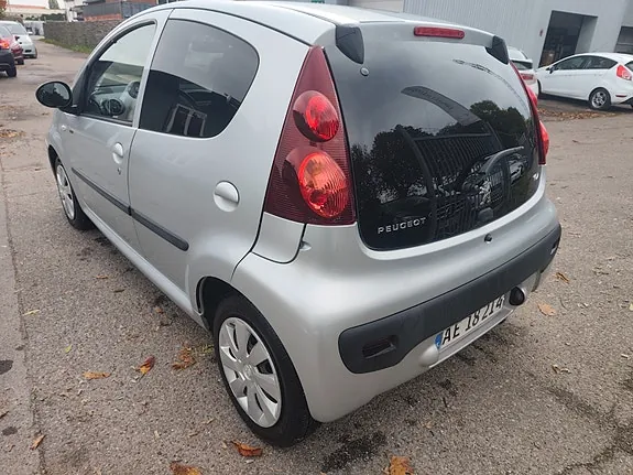 Peugeot 107 2013 photo 5