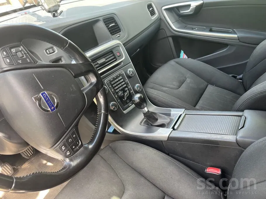 Volvo V60 2011 photo 5