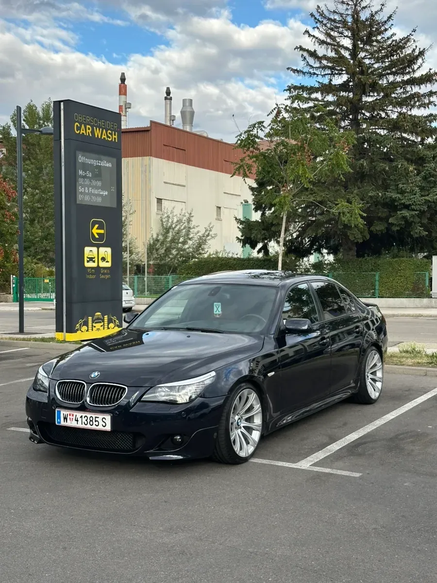 BMW 5 Series 2006 photo 2