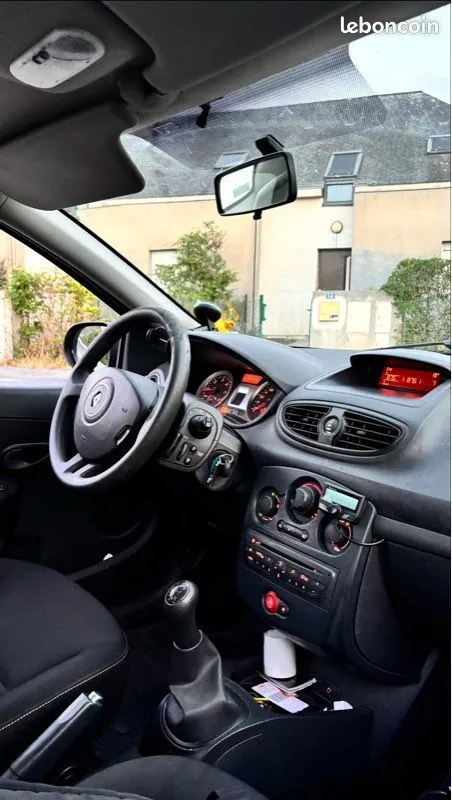 Renault Clio 2014 photo 3