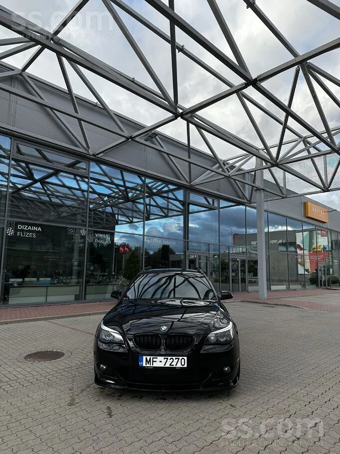 BMW 525 2010 photo 4