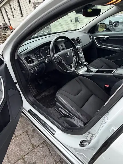 Volvo V60 Cross Country 2017 photo 3