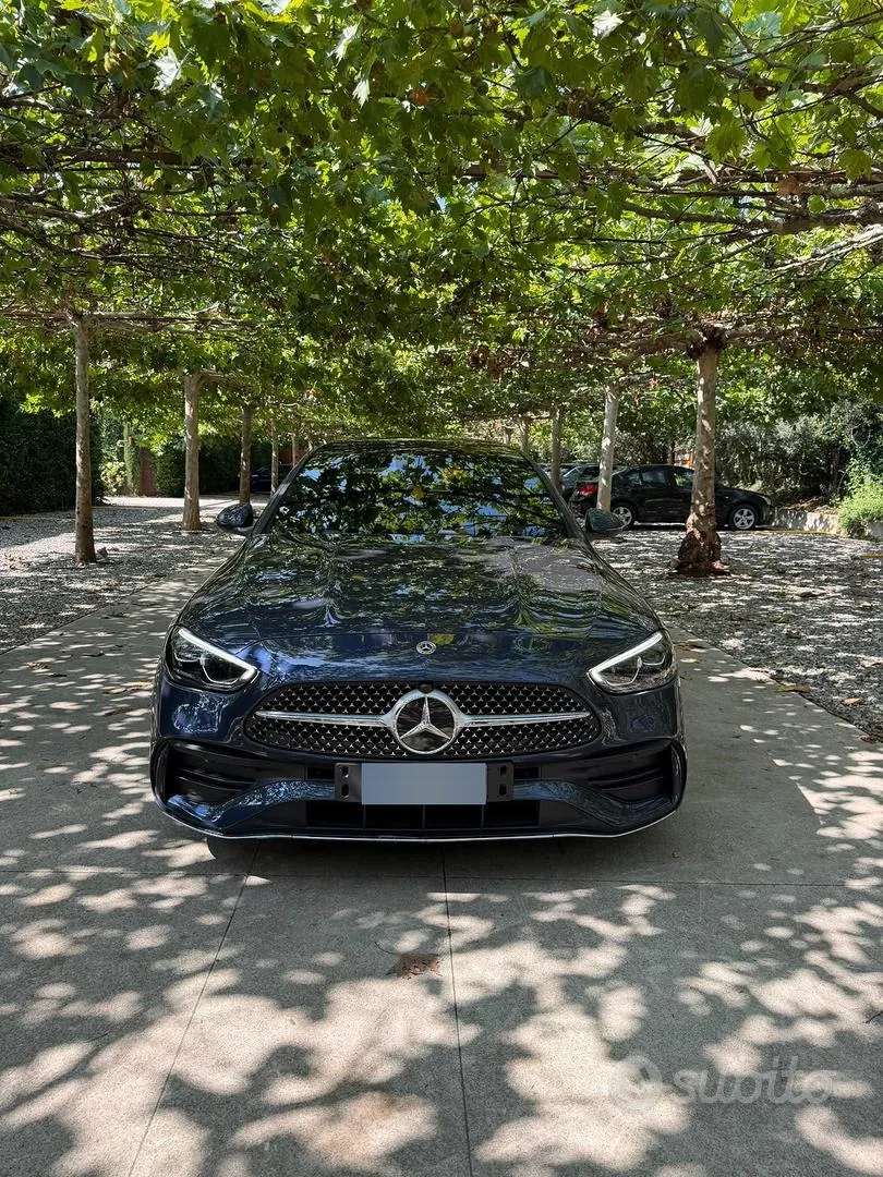 Mercedes-Benz C300 2025 photo 3
