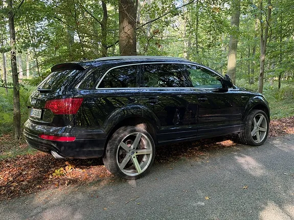 Audi Q7 2010 photo 3
