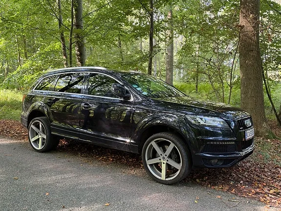 Audi Q7 2010 photo 2