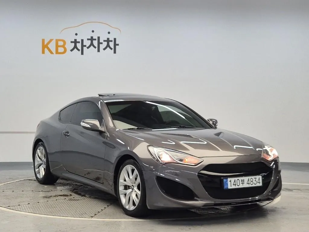 Hyundai Genesis 2012 photo 4