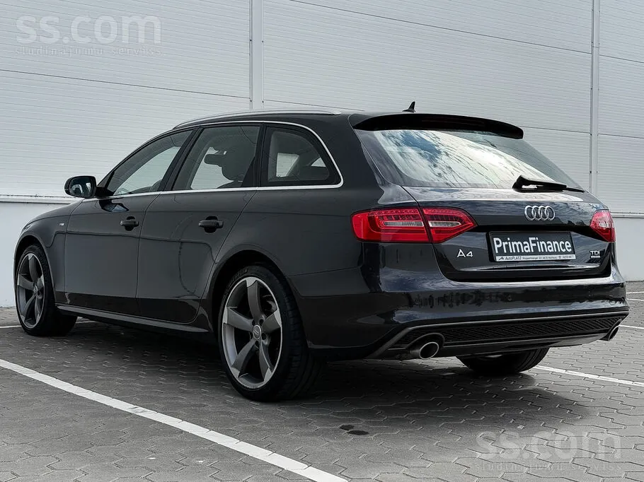 Audi A4 2012 photo 4