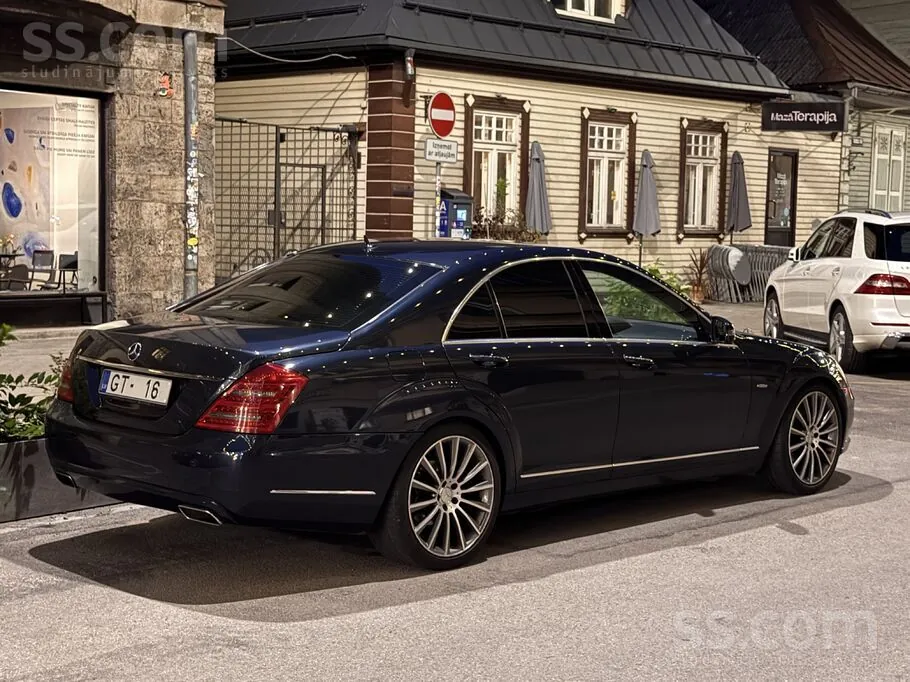 Mercedes-Benz S320