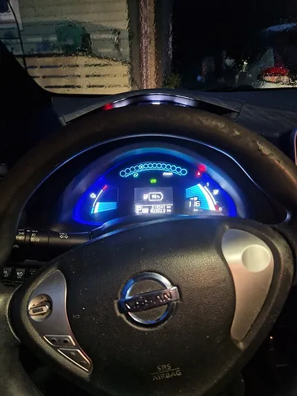 Nissan Leaf 2013 photo 2