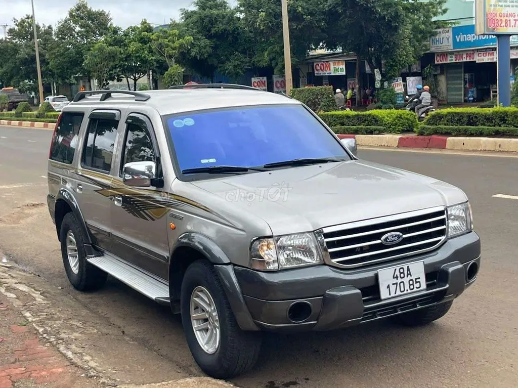 Ford Everest 2005 photo 2