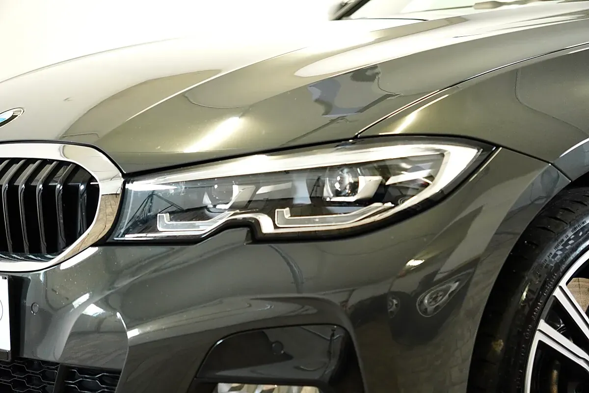 BMW 3 Series 2021 photo 3