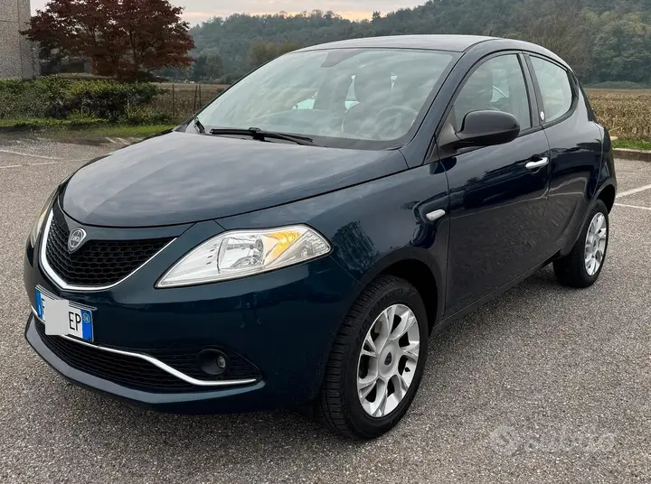 Lancia Ypsilon