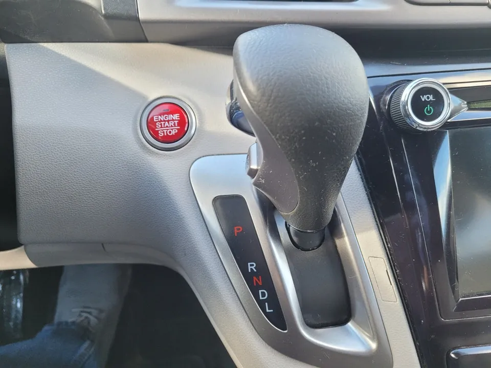 Honda Odyssey 2015 photo 2