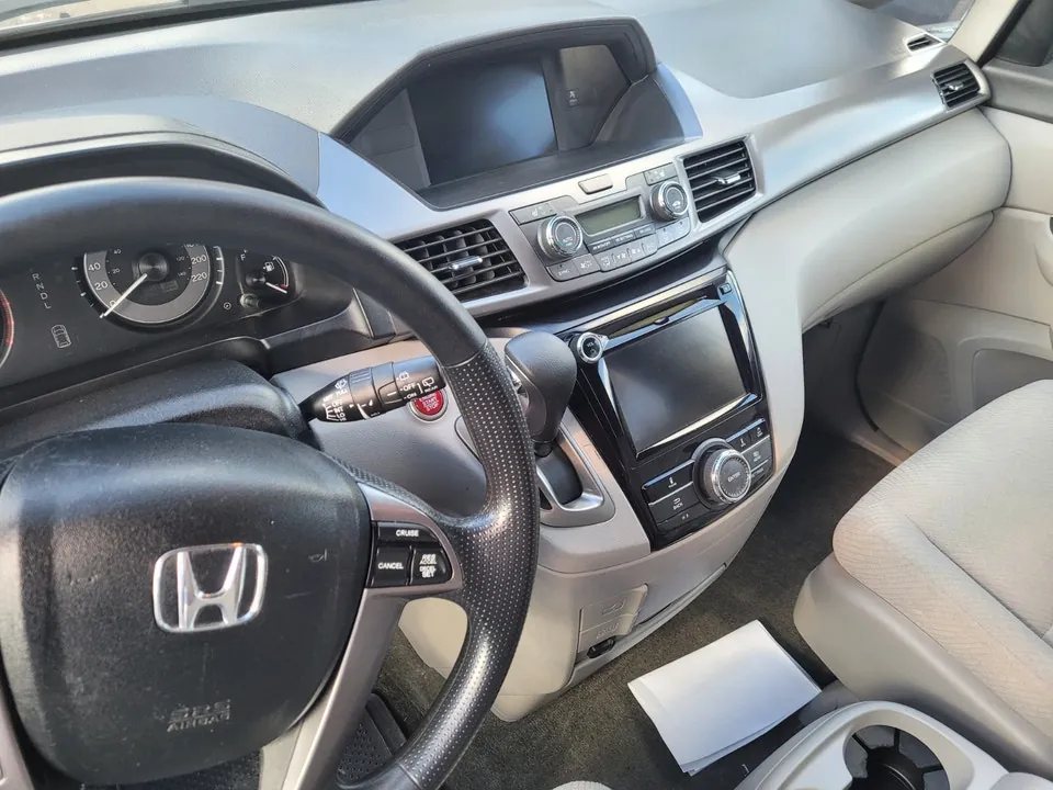 Honda Odyssey 2015 photo 5