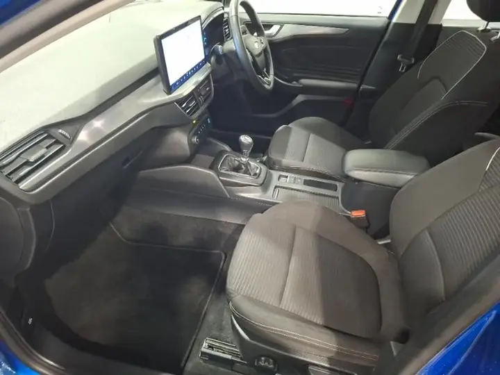 Ford Focus 2024 photo 5
