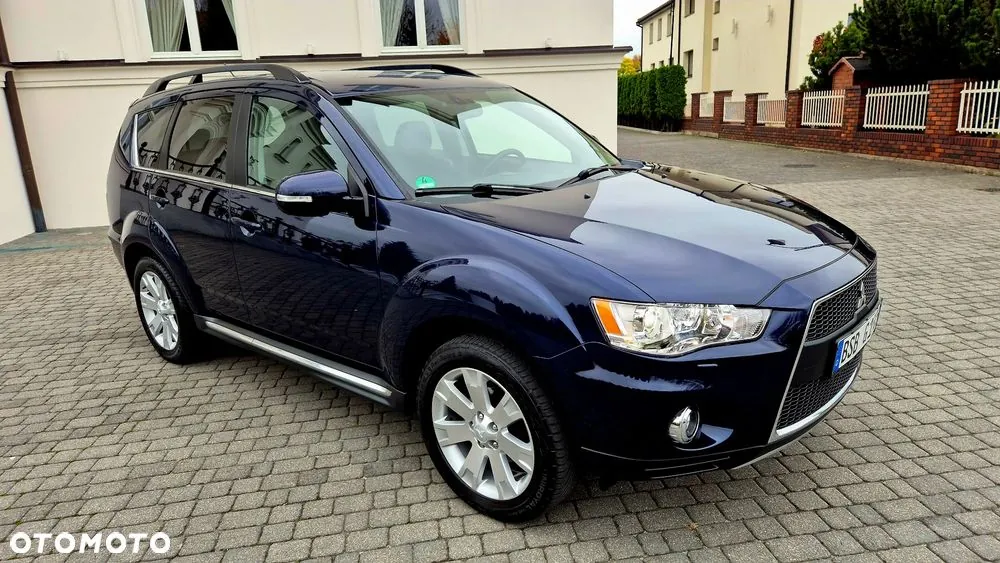 Mitsubishi Outlander 2012 photo 2
