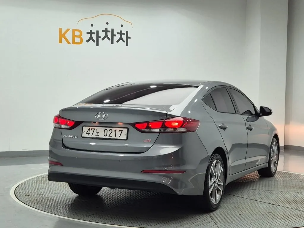 Hyundai Avante 2017 photo 3