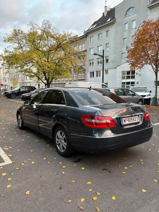 Mercedes-Benz E-Class 2010 photo 3