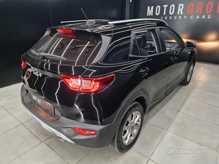 Kia Stonic 2023 photo 4