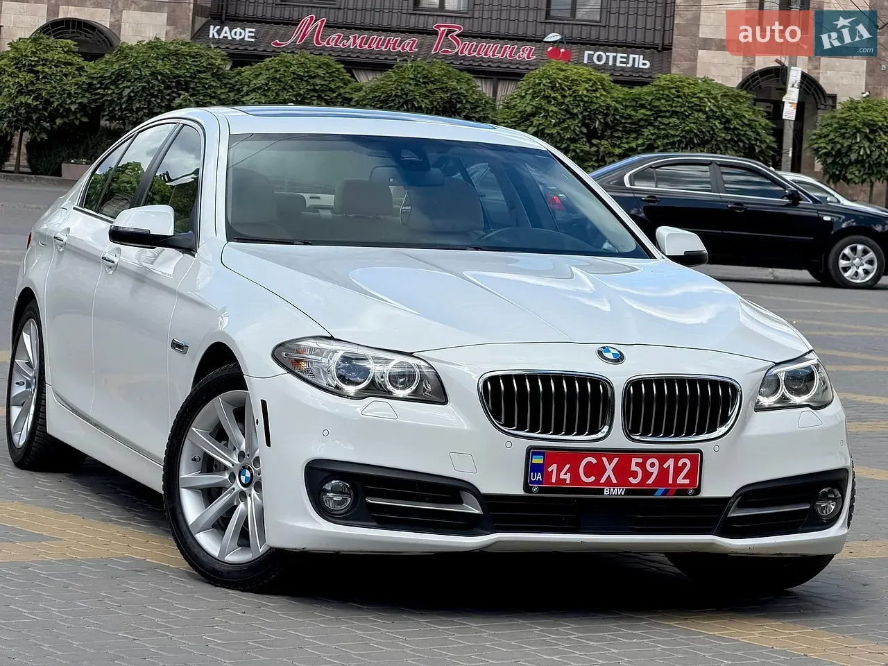 BMW 5 Series 2015 photo 2