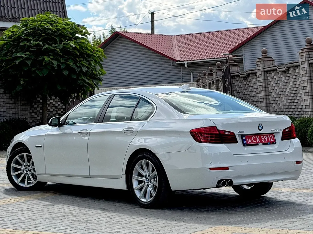 BMW 5 Series 2015 photo 5