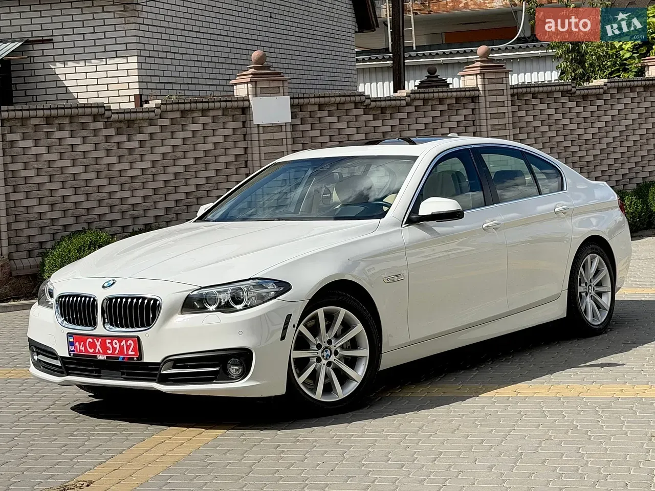 BMW 5 Series 2015 photo 3