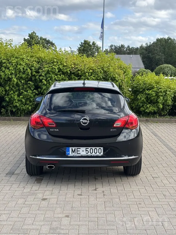 Opel Astra 2014 photo 4
