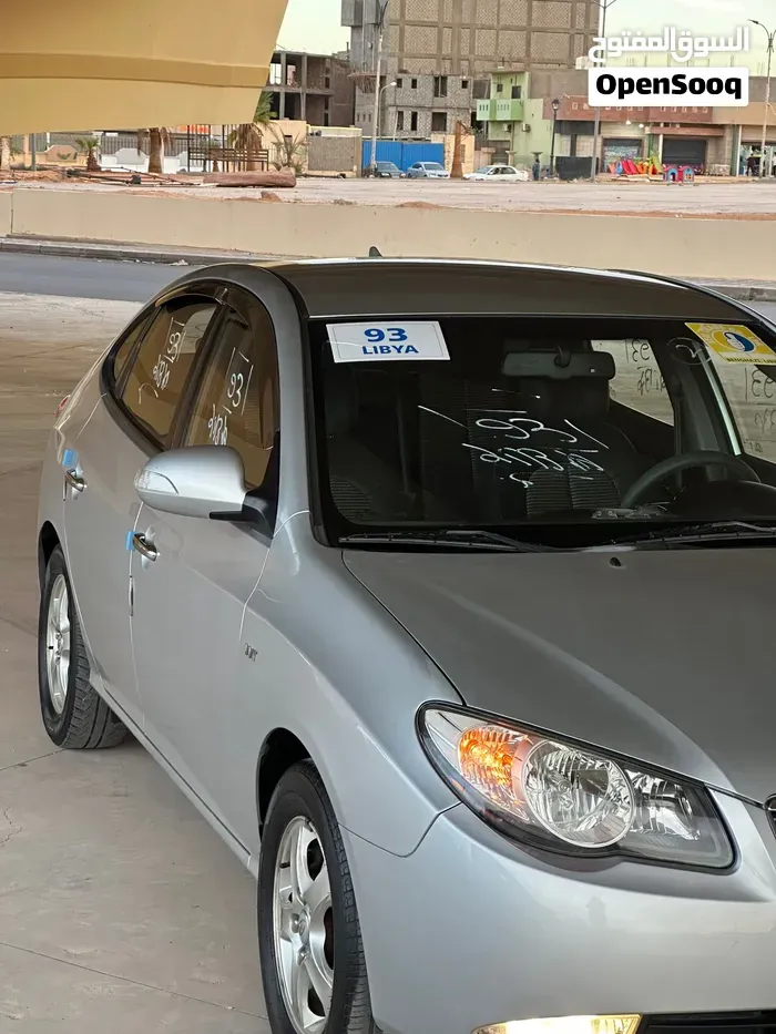 Hyundai Avante 2010 photo 2