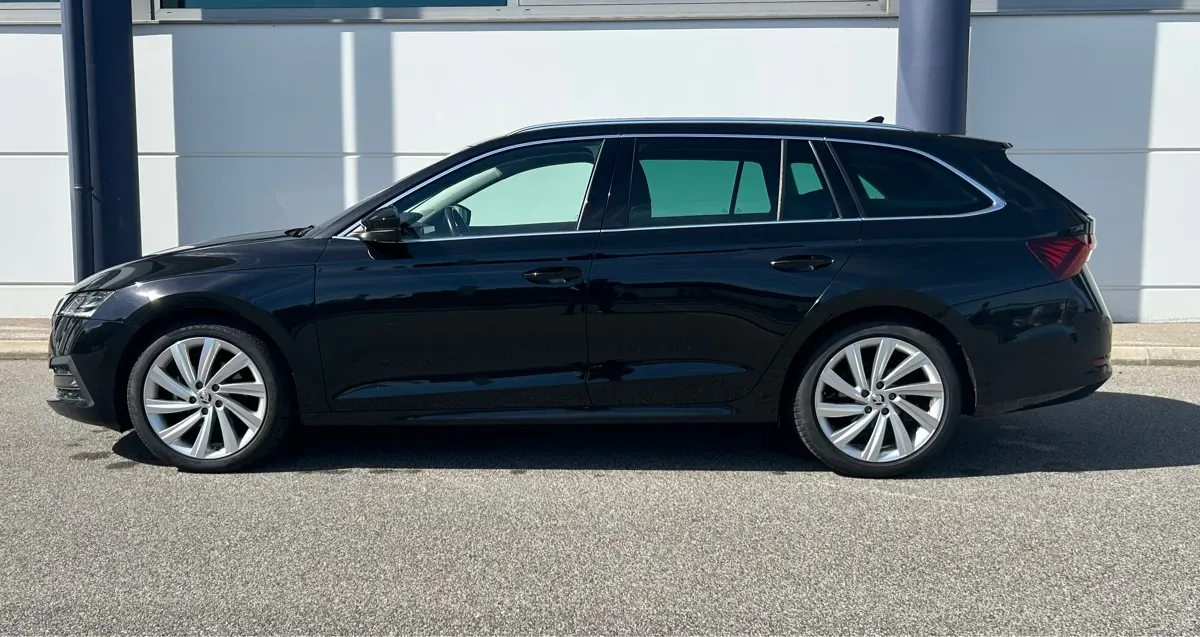 Skoda Octavia 2023 photo 2