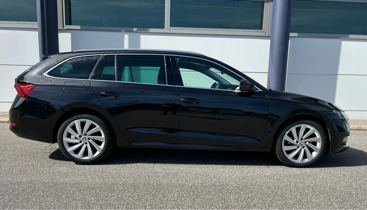 Skoda Octavia 2023 photo 3