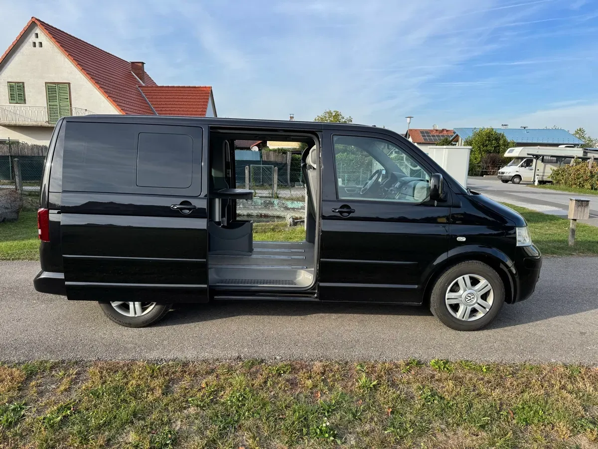 Volkswagen T5 2004 photo 3