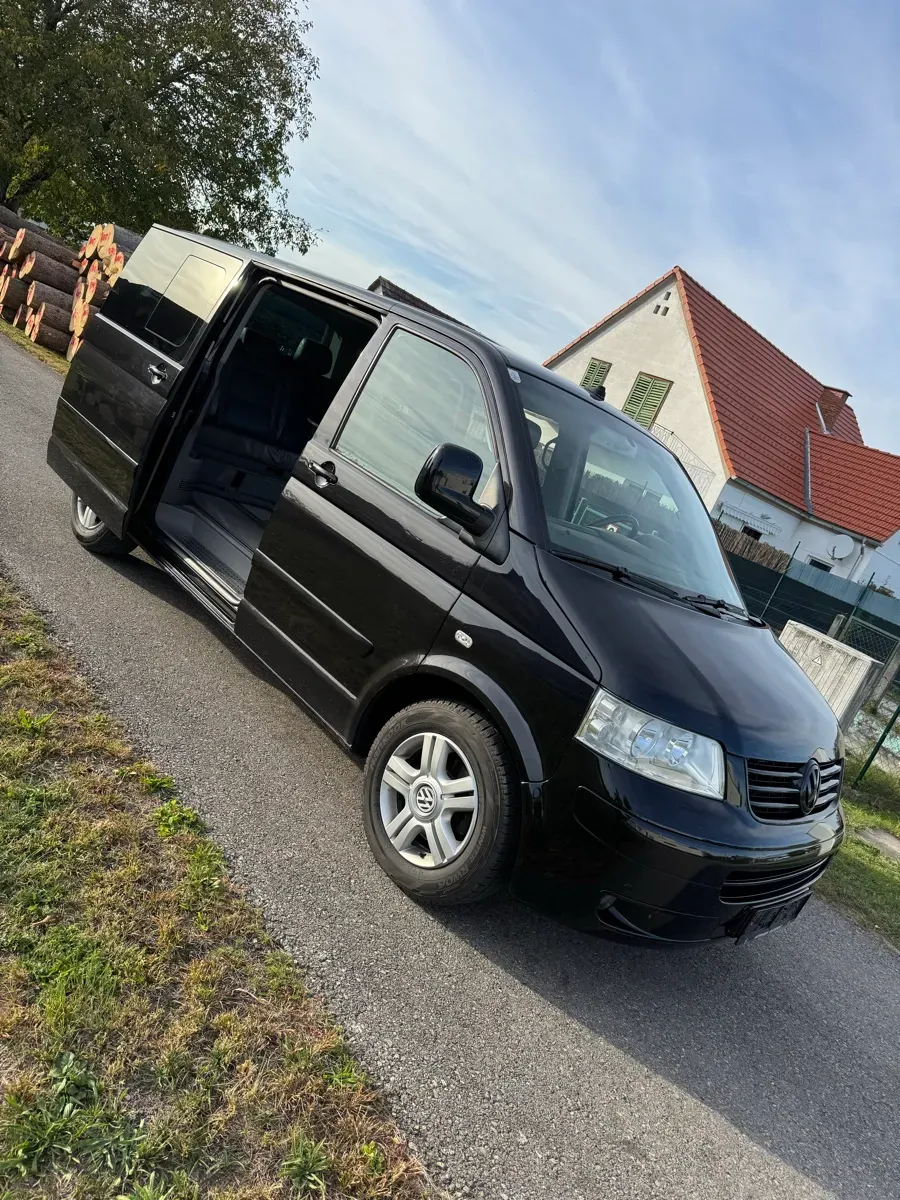 Volkswagen T5 2004 photo 2