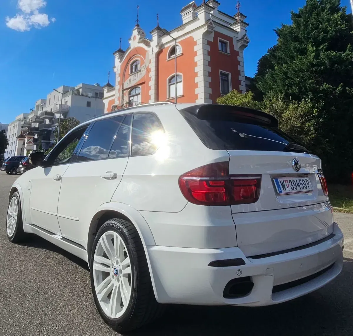 BMW X5 2011 photo 2