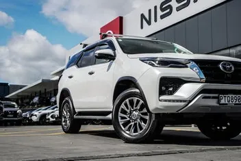 Toyota Fortuner 2023 photo 5