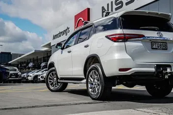 Toyota Fortuner 2023 photo 4