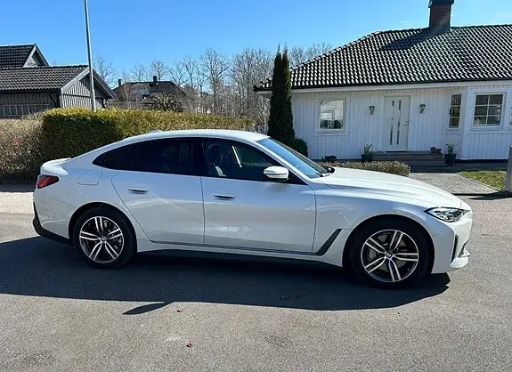BMW I4 2024 photo 3