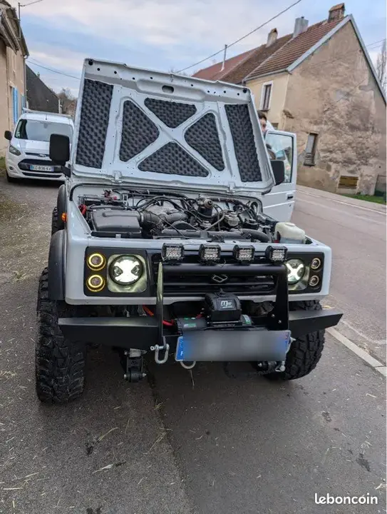 Suzuki Samurai