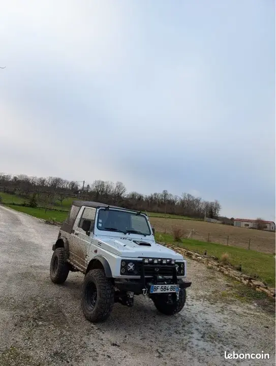 Suzuki Samurai 1996 photo 3